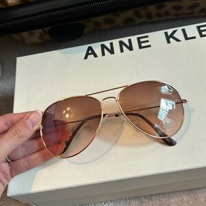 New gold/rose-gold aviators